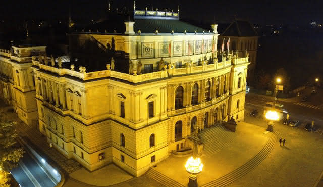 Гала-концерт в Рудольфинуме — резиденции Чешского филармонического оркестра
