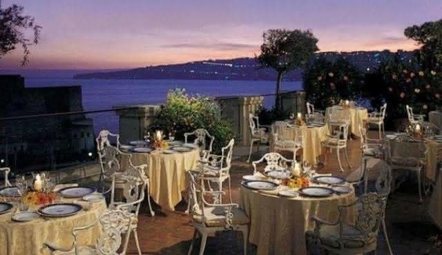 Naples : Dîner romantique sur la terrasse panoramique du toit