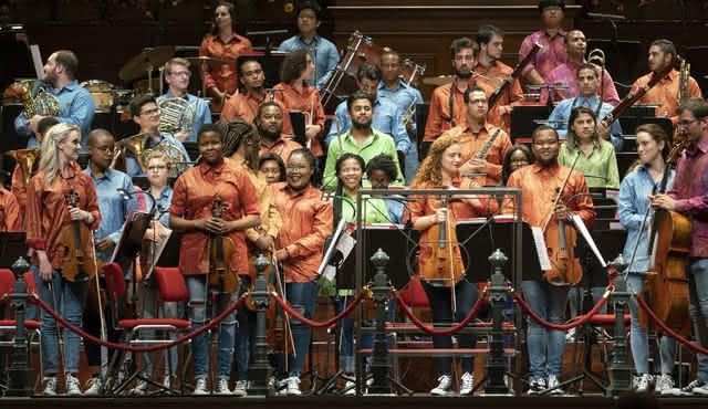 MIAGI‐Orchester: Auf der Suche nach dem afrikanischen Fußabdruck