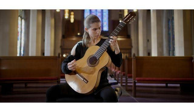 Serie Guitarra: Petra Poláčková