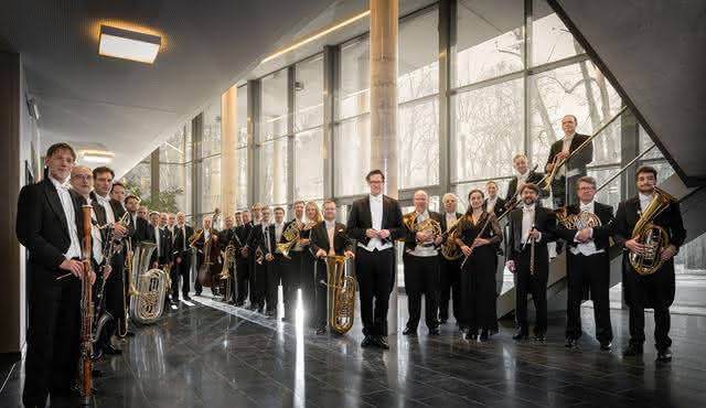 Natal festivo com metais Orquestra Filarmónica de Sopros Saxónicos no Konzerthaus de Berlim