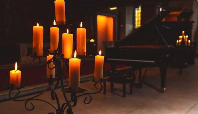 Sonata ao Luar à luz de velas na Catedral de Manchester