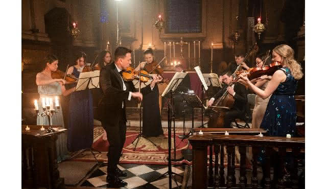 Namorados Vivaldi Quatro Estações à luz de velas